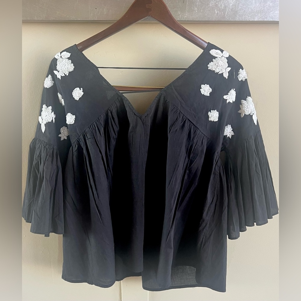 Anthro Maeve Harlow Embroidered Sequin V-Neck XS Black Boho Flutter Sleeve Top - Picture 3 of 15
